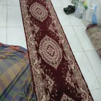کنار فرش زرشکی سالم
