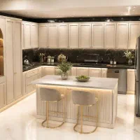 کارگر ساده برای کار در کارگاه کابینت سازی