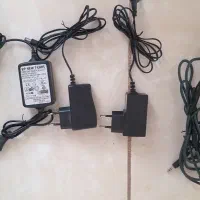 چار عدد شارژر و هدفون کامپیوتر لپ تاب