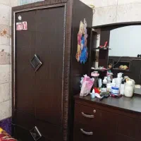 تخت و کمد چوبی