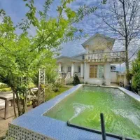 ویلاباغ استخردار ۳۰۰ متری/سنددار/حیاطسازی شیک