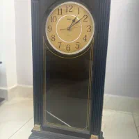 ساعت دیواری ایستاده