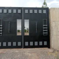 رنگ آمیزی درب و پنجره و نصب لوستر