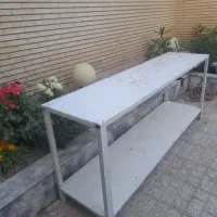 میز آهنی