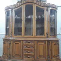 ویترین شیک و تمیز و جادار