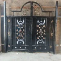 در باغی