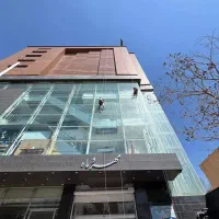 خدمات تخصصی دسترسی با طناب و کار در ارتفاع