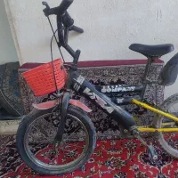 دوچرخه وفوتبال دستی