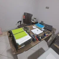 میز و صندلی و کمد