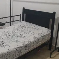 تخت یک نفر آهنی
