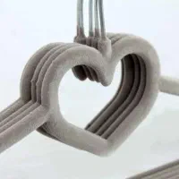 چوب لباسی مخمل قلبی آریاس ۵عددی