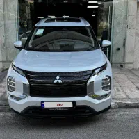 اوتلندر H لاین 2023