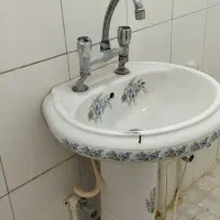 روشویی و شیر آینه