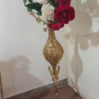 گلدان برنز با گل