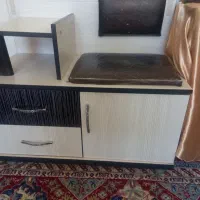 میزتلفن و دوعدد مبل یه نفره