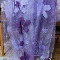 چهار پرده از جنس حریر و یک پرده تور