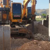 اجاره بیل مکانیکی لاستیکی هیوندا بزرگ