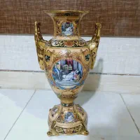 گلدان چینی پایه دار