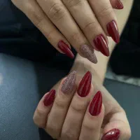 خدمات کاشت ناخن ۳۸۰