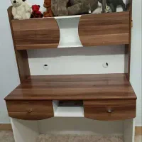 تخت و میز تحریر