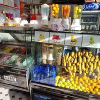 آبمیوه و بستنی