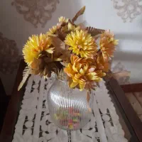 گلدان و گل