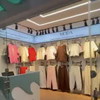 فروشنده پوشاک خانم