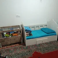 تخت خواب و گهواره