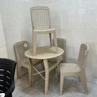 صندلی و میز پلاستیکی