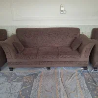 مبل ۷نفره تمیز با جلو مبلی وعسلی ها باقیمت عالی