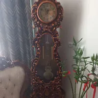 ساعت کنار سالنی