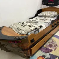 تخت کشتی نوجوان آپادانا