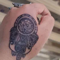 تتو بدن و کاشت ناخن