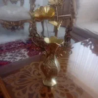 انگور و گلدان برنزی