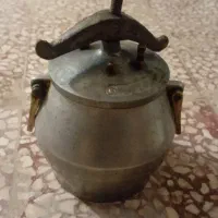 زود پز|ظروف پخت‌وپز|قم, چهل درخت‎|دیوار