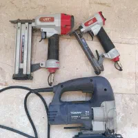 میخ کوب ،منگنه کوب،عمودبر