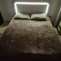 تخت چوبی به همراه تشک رویال فروش فوری