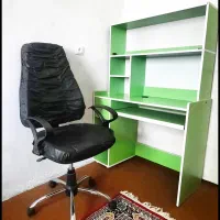 میز کامپیوتر کتابخانه دار + صندلی چرخدار