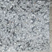 کار در کارگاه موزائیک زنی