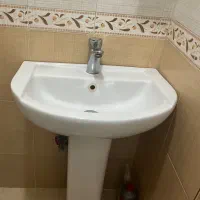 روشویی پایه دار با آینه