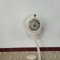 ساعت ایستاده ماه