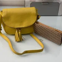 کیف ،کفش پاشنه بلند زنانه، شال و روسری