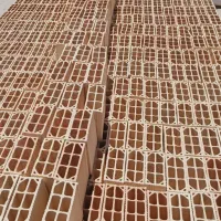 کارگر مصالح ساختمانی
