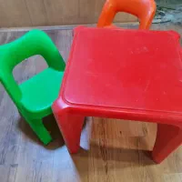 میز و دو عدد صندلی کودک