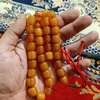 تسبیح کهربا قدیم دست خورده گوشت پر