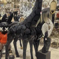 مجسمه کنارسالنی بزرگ زرافه فایبر