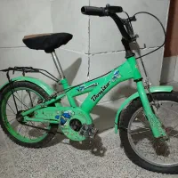 سه عدد دوچرخه فروشی