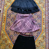 تعدادی دامن زنانه و دخترانه نو