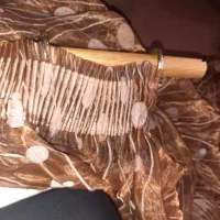پرده با چوب پرده و زیرش