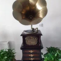 گرمافون در حد نو